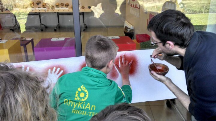 Animation mains © N. Ferrer - CCNB