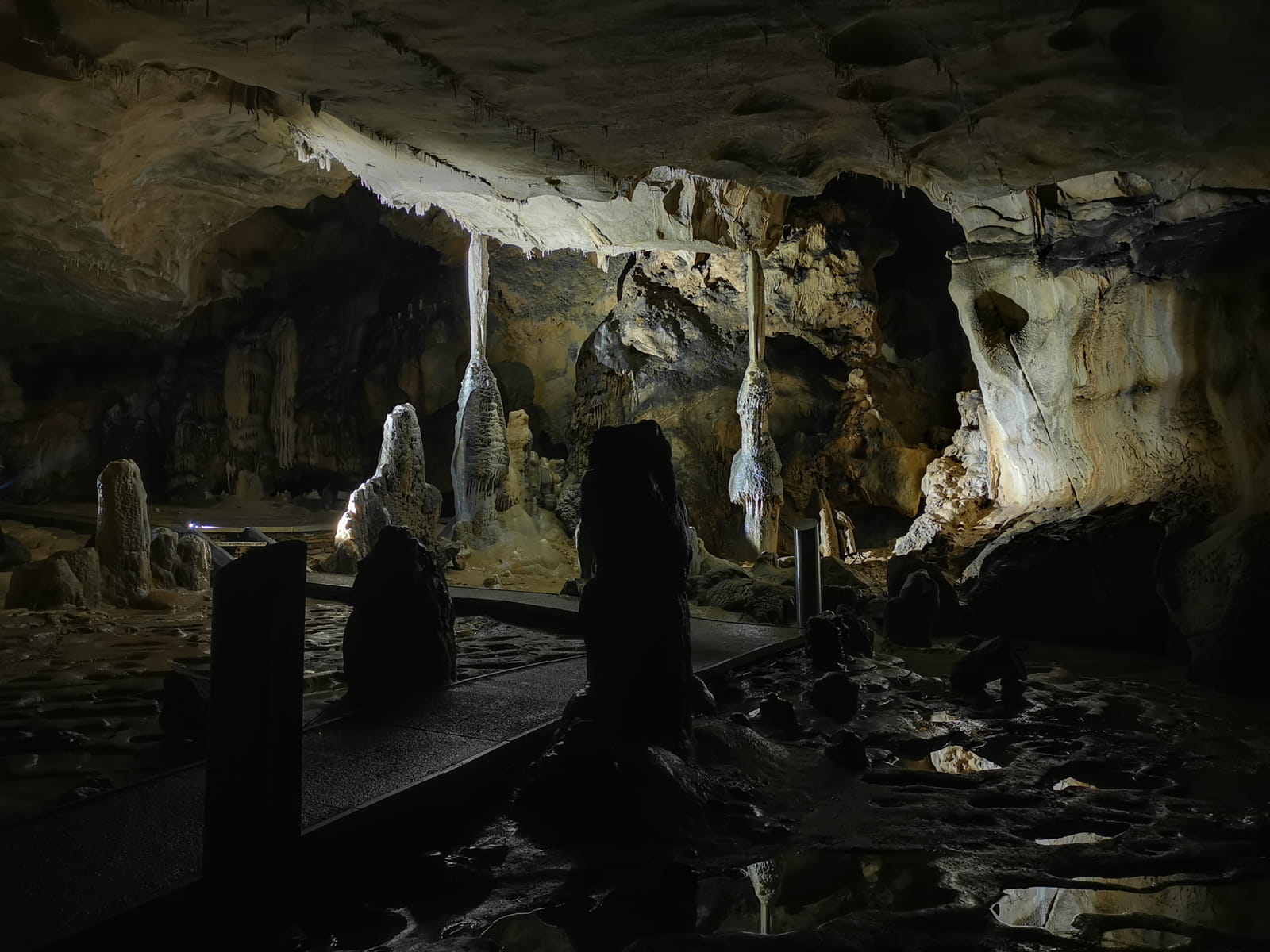 Grottes de Gargas - salle des Colonnes (géologie)
